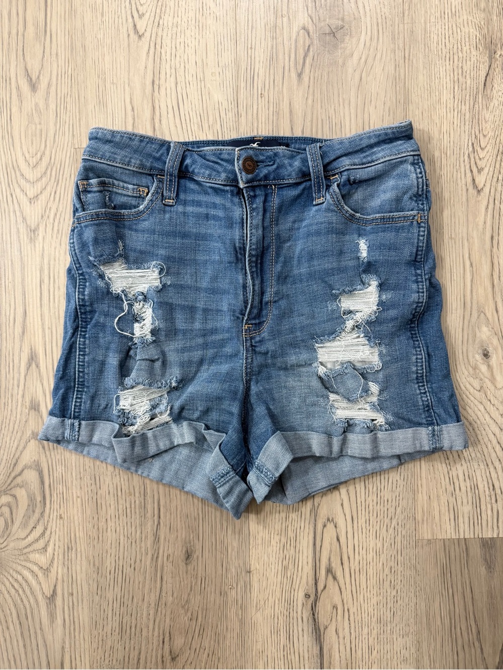 Hollister Curvy High Rise Shorts
